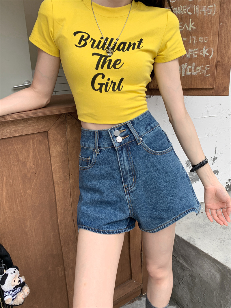Shorts Denim Frayed - شورت جينز أزرق للنساء بأسلوب كوري