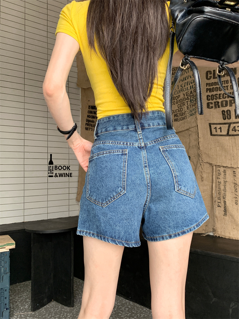 شورت جينز أزرق للنساء بأسلوب ك - مراجعة Shorts Denim Frayed وسعره