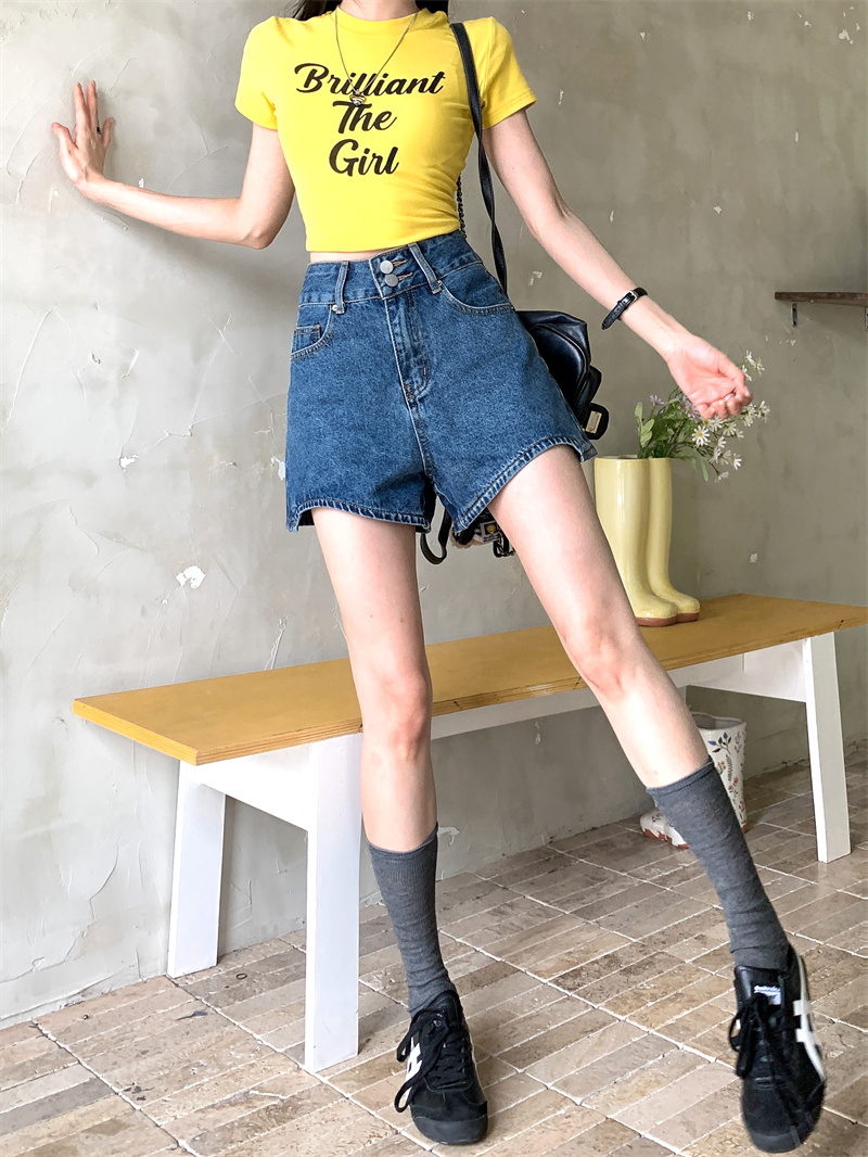 شورت جينز أزرق للنساء بأسلوب ك - مراجعة Shorts Denim Frayed وسعره