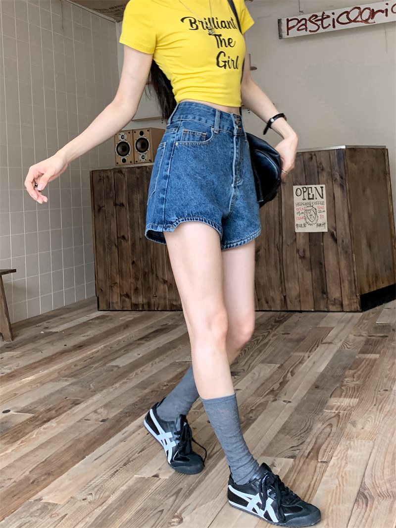 شورت جينز أزرق للنساء بأسلوب ك - مراجعة Shorts Denim Frayed وسعره